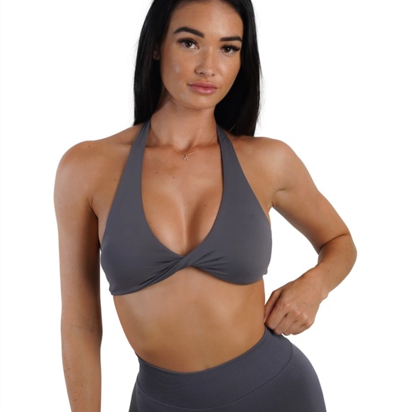 Keep that pump halter sports bra - Picture 1 of 8
